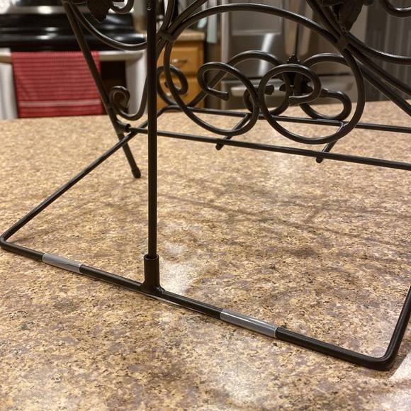 Longaberger Wrought Iron Cookbook Stand Maple Leaf (Stand Only-No Cookbook) - Picture 11 of 16